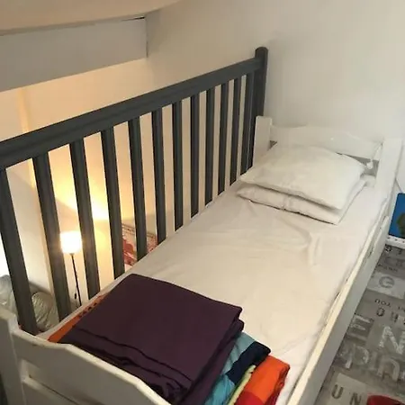 Mazet Avec Piscine Collective Hébergement de vacances Le Lavandou
